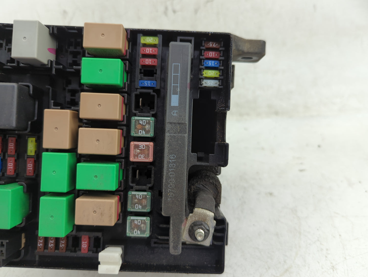2011-2013 Hyundai Tucson Fusebox Fuse Box Panel Relay Module P/N:91401 2S154 91402 2S054 Fits Fits 2011 2012 2013 OEM Used A