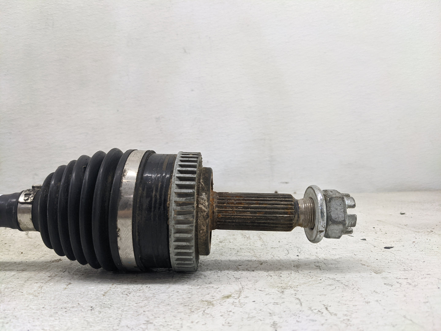 2010-2013 Hyundai Tucson Axle Shaft Front Driver Cv C/v - Oemusedautoparts1.com