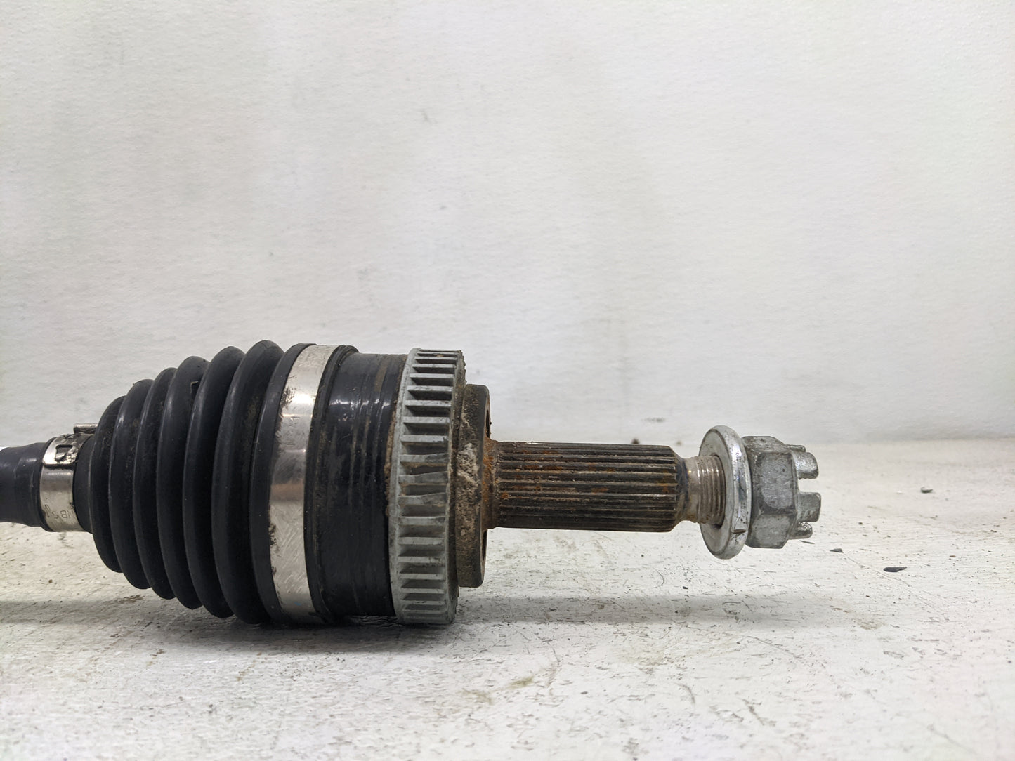 2010-2013 Hyundai Tucson Axle Shaft Front Driver Cv C/v - Oemusedautoparts1.com