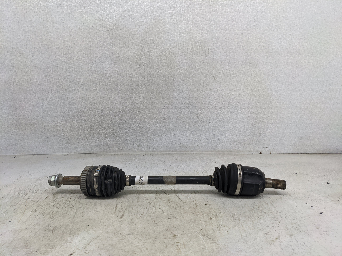 2010-2013 Hyundai Tucson Axle Shaft Front Driver Cv C/v - Oemusedautoparts1.com
