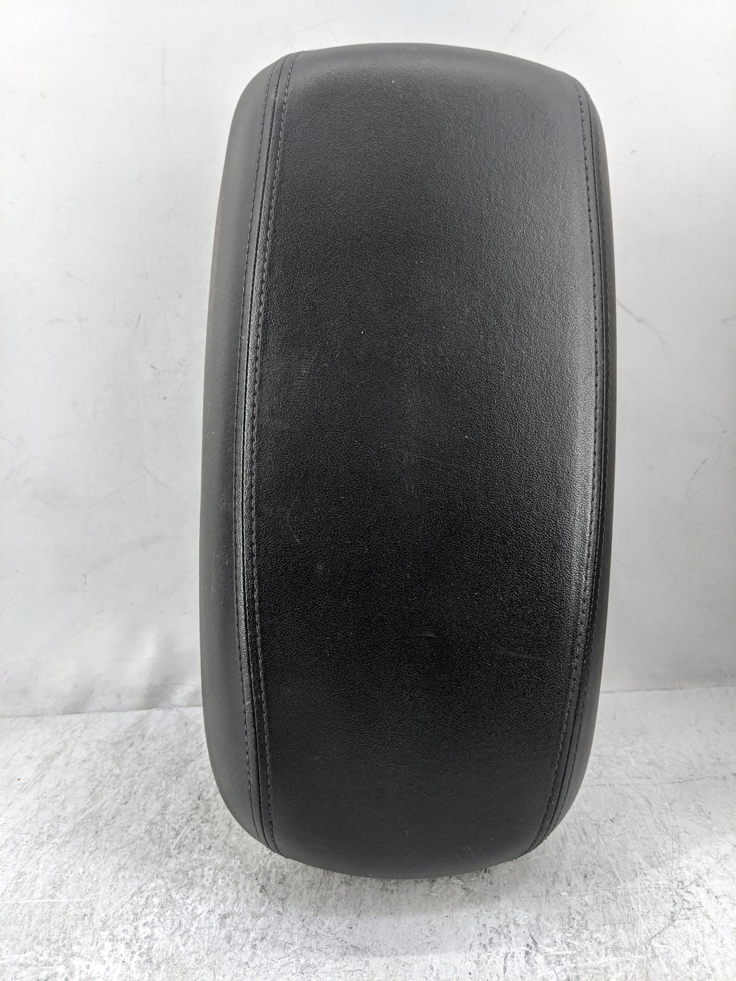 2013 Hyundai Tucson Center Console Armrest Cover Lid Fits OEM Used Auto Parts - Oemusedautoparts1.com