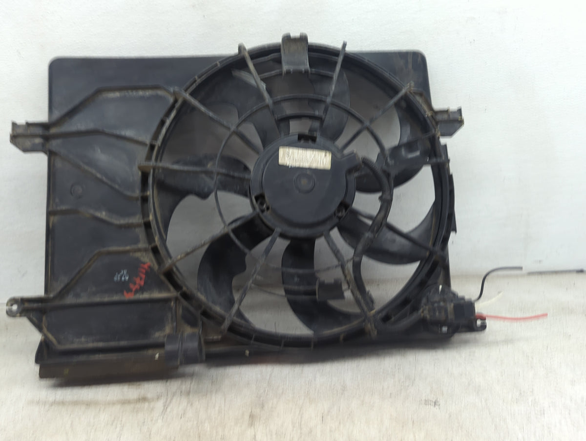 2010-2013 Hyundai Tucson Electric Radiator Cooling Fan Motor Assembly Fits Fits 2010 2011 2012 2013 OEM Used Auto Parts - Oe