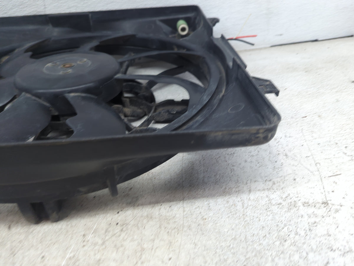 2010-2013 Hyundai Tucson Electric Radiator Cooling Fan Motor Assembly Fits Fits 2010 2011 2012 2013 OEM Used Auto Parts - Oe