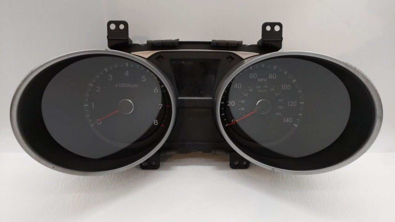 2010-2013 Hyundai Tucson Instrument Cluster Speedometer Gauges P/N:94001-2S585 Fits Fits 2010 2011 2012 2013 OEM Used Auto P
