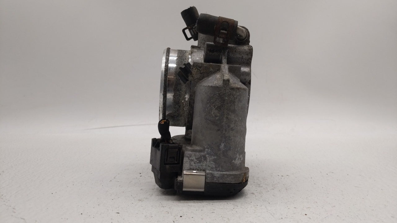 2010-2013 Hyundai Tucson Throttle Body P/N:35100-25400 35100-25200 Fits Fits 2006 2007 2008 2009 2010 2011 2012 2013 OEM Use