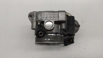 2010-2013 Hyundai Tucson Throttle Body P/N:35100-25400 35100-25200 Fits Fits 2006 2007 2008 2009 2010 2011 2012 2013 OEM Used Auto Parts