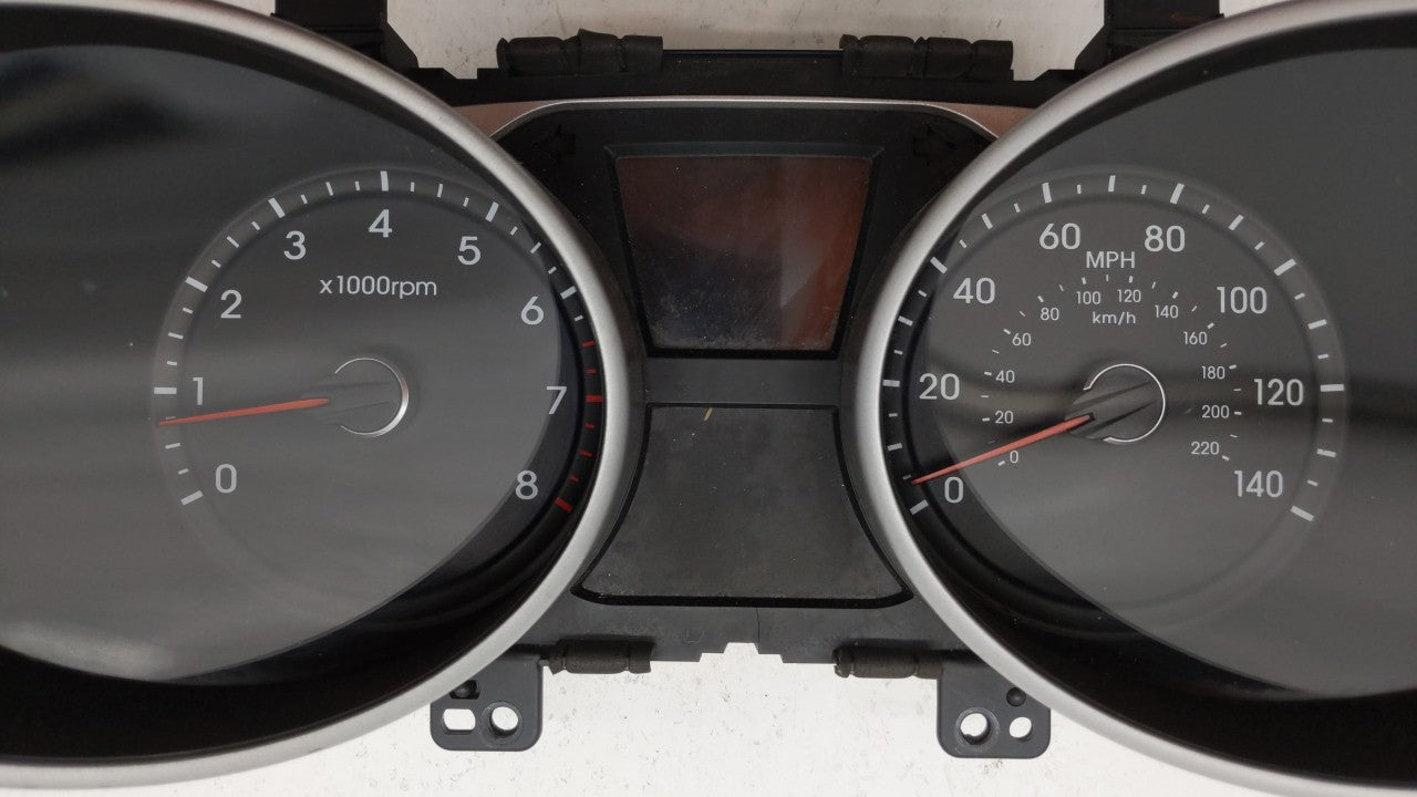 2010-2013 Hyundai Tucson Instrument Cluster Speedometer Gauges P/N:94001-2S580 94001-2S585 Fits Fits 2010 2011 2012 2013 OEM