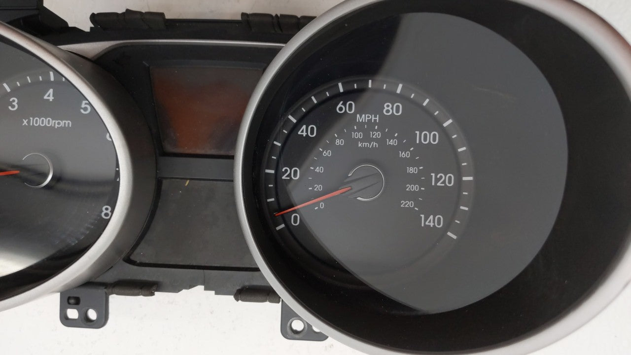 2010-2013 Hyundai Tucson Instrument Cluster Speedometer Gauges P/N:94001-2S580 94001-2S585 Fits Fits 2010 2011 2012 2013 OEM