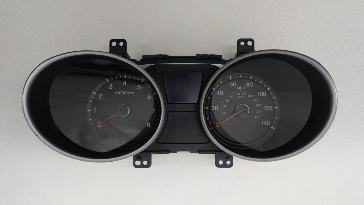 2010-2013 Hyundai Tucson Instrument Cluster Speedometer Gauges P/N:94001-2S580 94001-2S585 Fits Fits 2010 2011 2012 2013 OEM