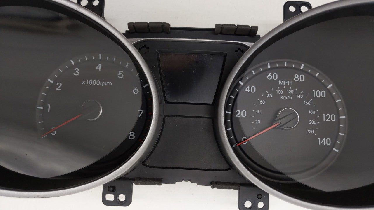 2010-2013 Hyundai Tucson Instrument Cluster Speedometer Gauges P/N:94001-2S580 94001-2S585 Fits Fits 2010 2011 2012 2013 OEM