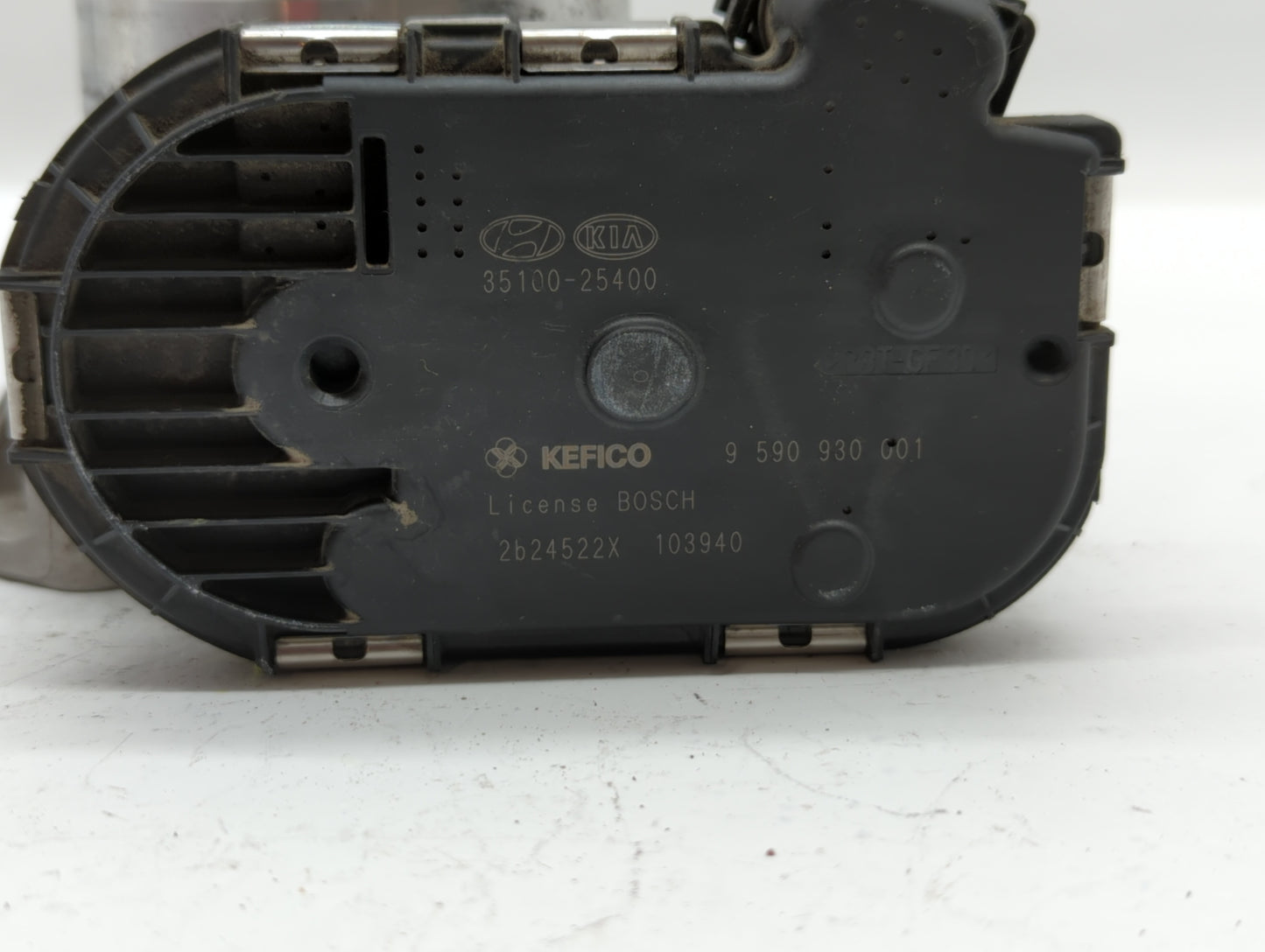 2010-2013 Hyundai Tucson Throttle Body P/N:35100-25400 35100-25200 Fits Fits 2006 2007 2008 2009 2010 2011 2012 2013 OEM Use