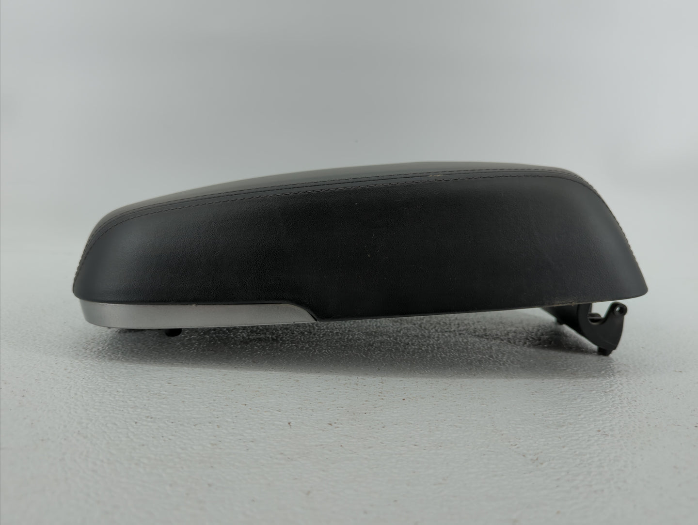 2010-2013 Hyundai Tucson Overhead Roof Console Interior Dome Light - Oemusedautoparts1.com