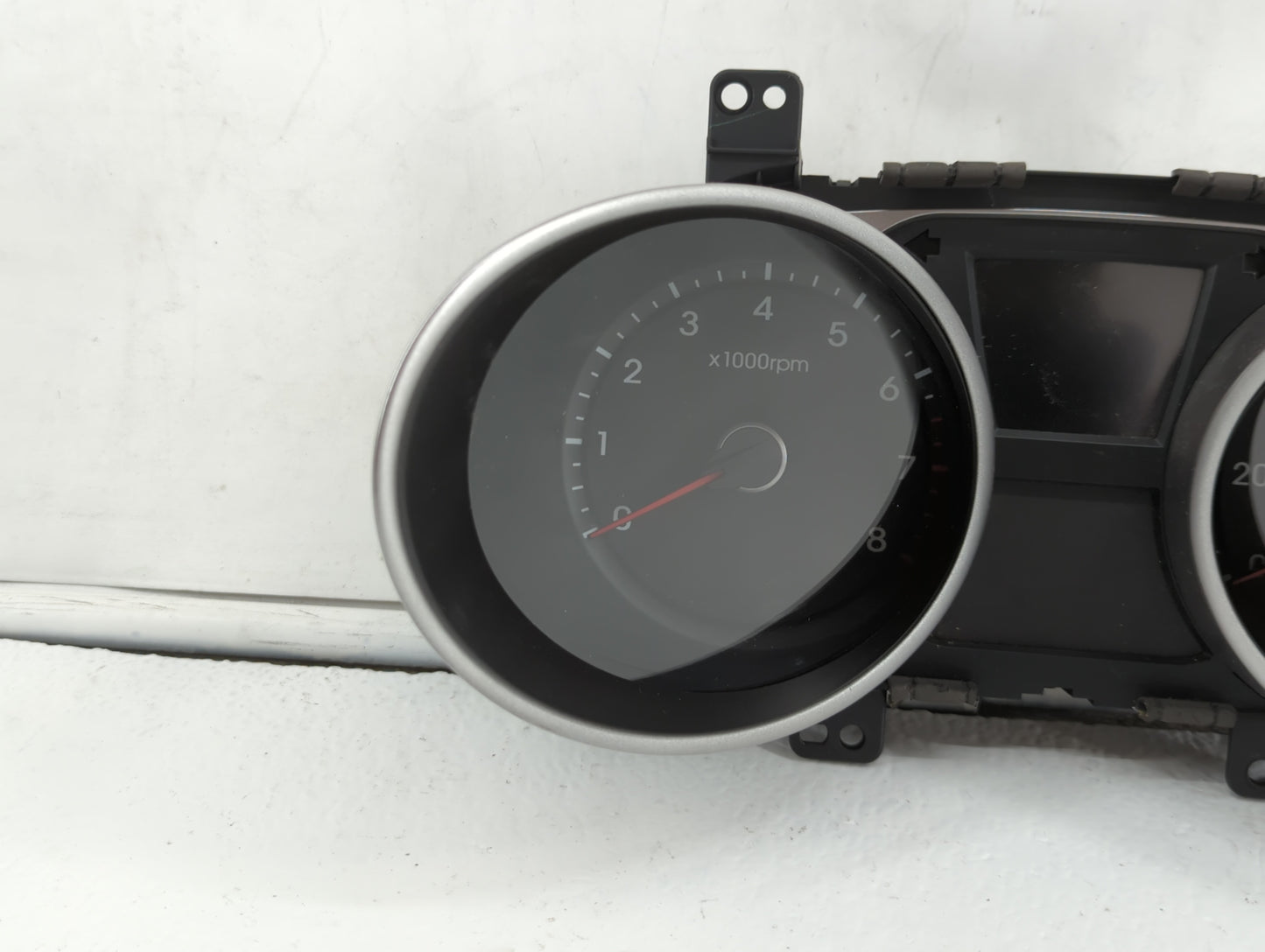 2010-2013 Hyundai Tucson Instrument Cluster Speedometer Gauges P/N:94001-2S580 94001-2S585 Fits Fits 2010 2011 2012 2013 OEM