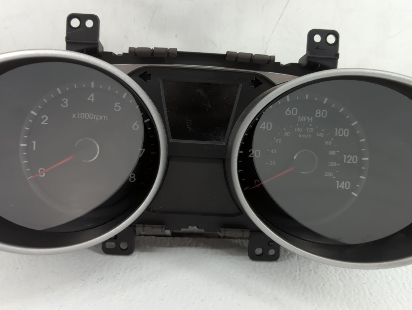 2010-2013 Hyundai Tucson Instrument Cluster Speedometer Gauges P/N:94001-2S580 94001-2S585 Fits Fits 2010 2011 2012 2013 OEM