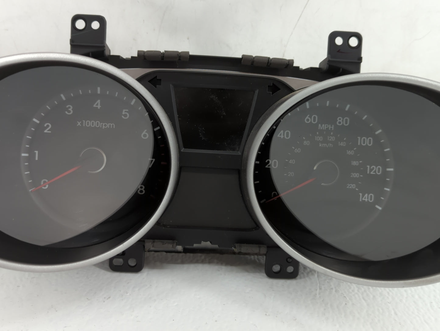 2010-2013 Hyundai Tucson Instrument Cluster Speedometer Gauges P/N:94001-2S580 94001-2S585 Fits Fits 2010 2011 2012 2013 OEM