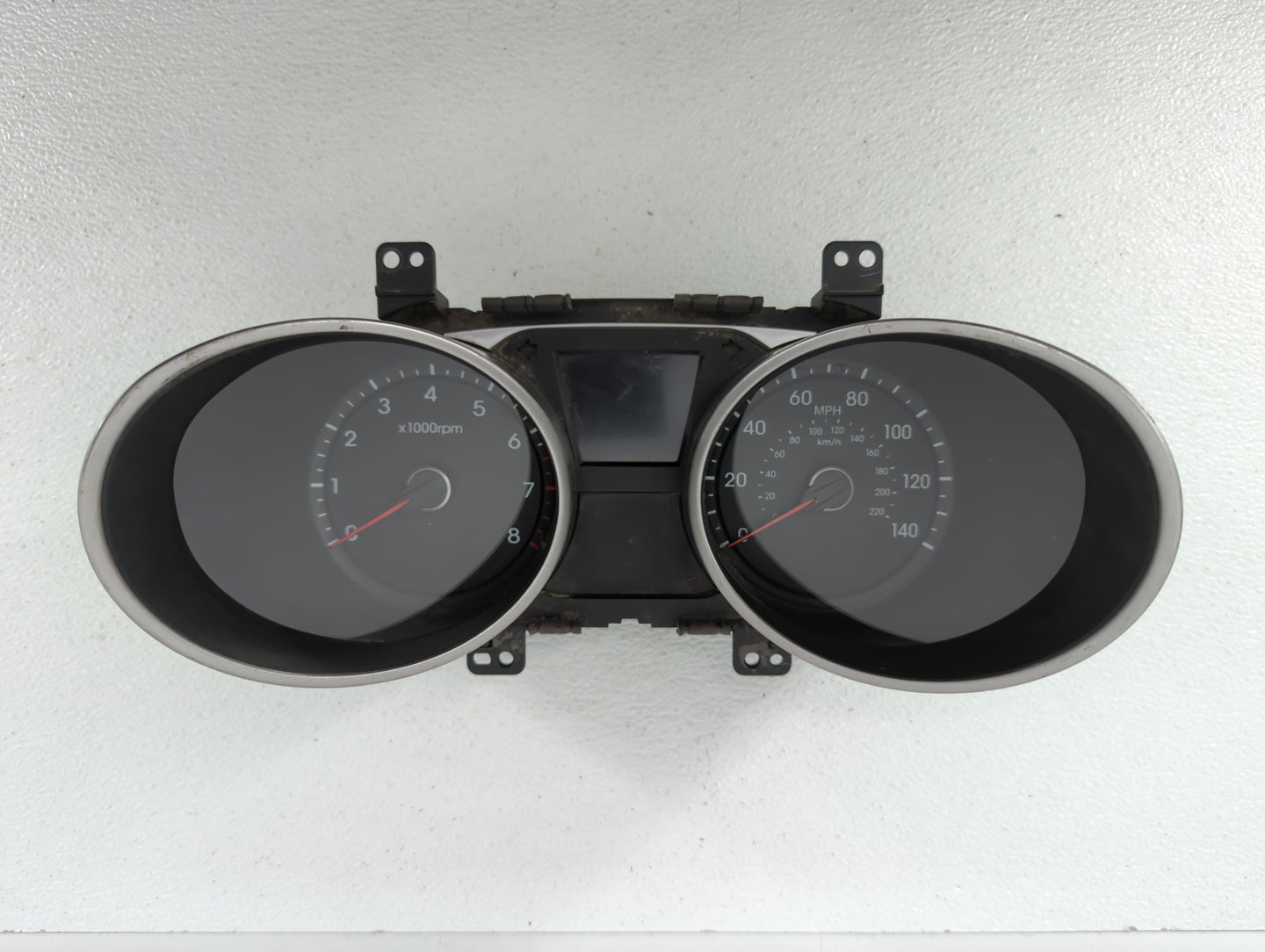 2010-2013 Hyundai Tucson Instrument Cluster Speedometer Gauges P/N:94001-2S570 94001-2S575 Fits Fits 2010 2011 2012 2013 OEM