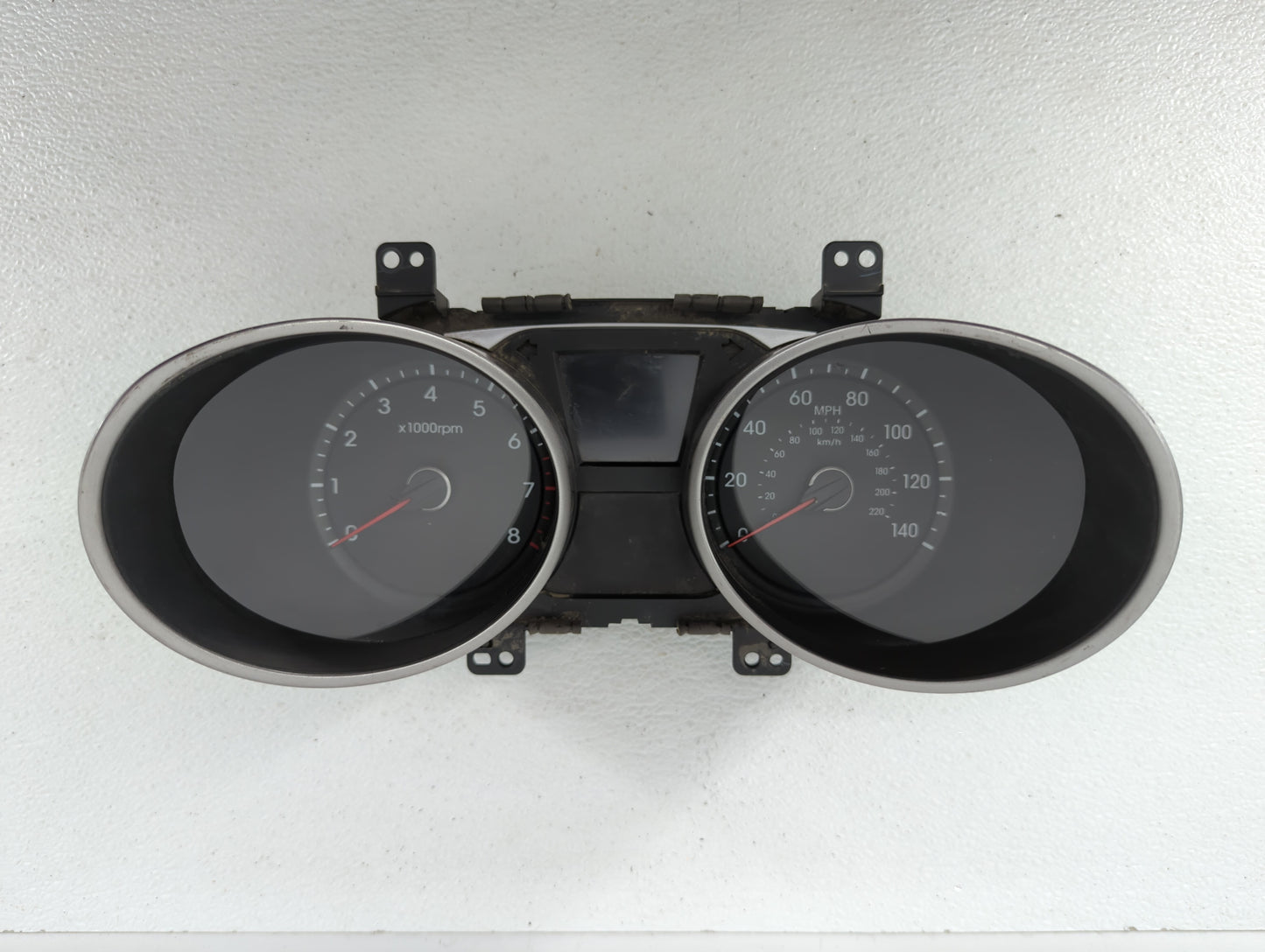 2010-2013 Hyundai Tucson Instrument Cluster Speedometer Gauges P/N:94001-2S570 94001-2S575 Fits Fits 2010 2011 2012 2013 OEM