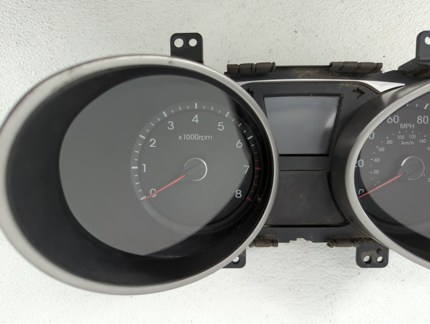 2010-2013 Hyundai Tucson Instrument Cluster Speedometer Gauges P/N:94001-2S570 94001-2S575 Fits Fits 2010 2011 2012 2013 OEM