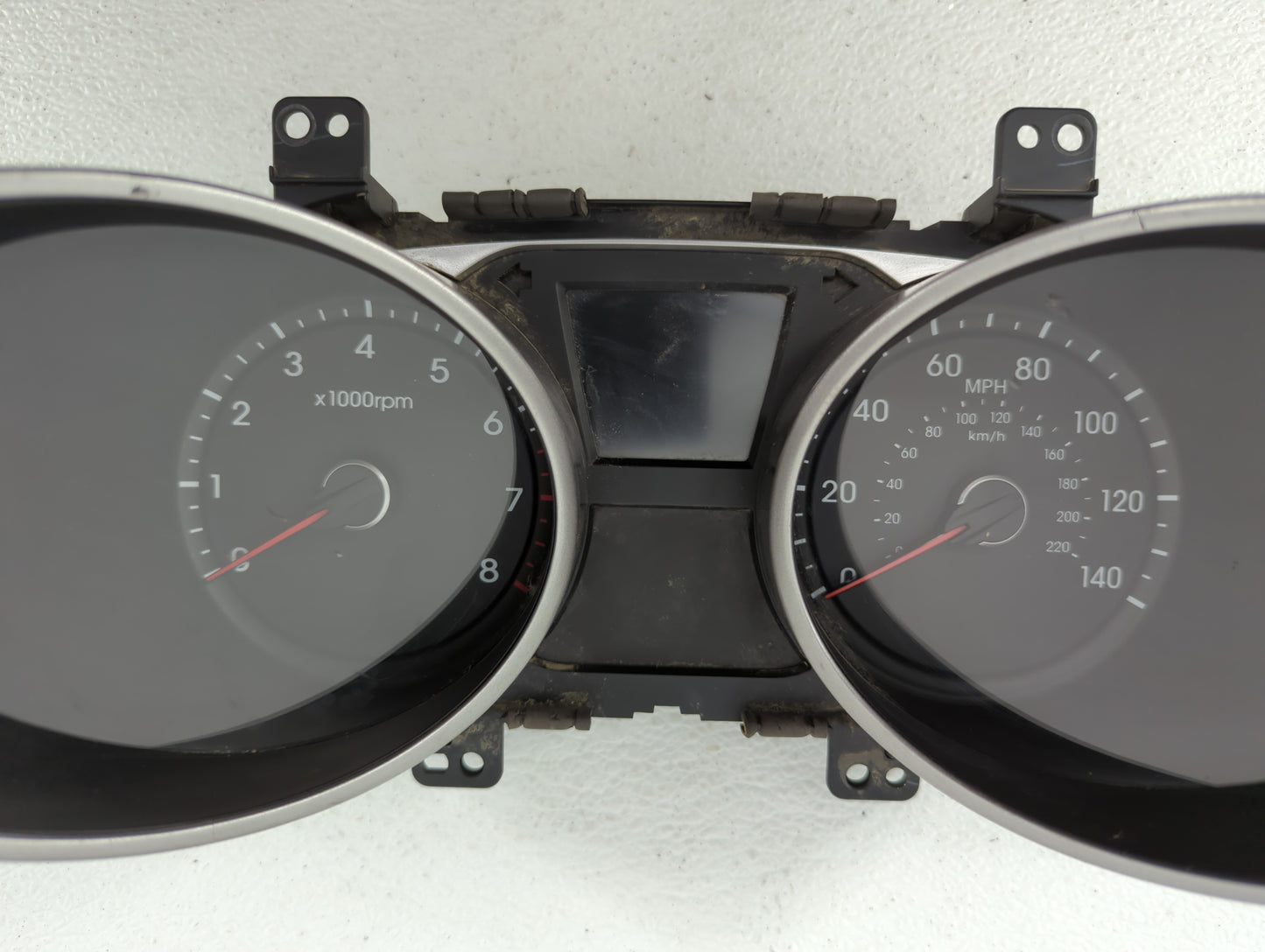 2010-2013 Hyundai Tucson Instrument Cluster Speedometer Gauges P/N:94001-2S570 94001-2S575 Fits Fits 2010 2011 2012 2013 OEM