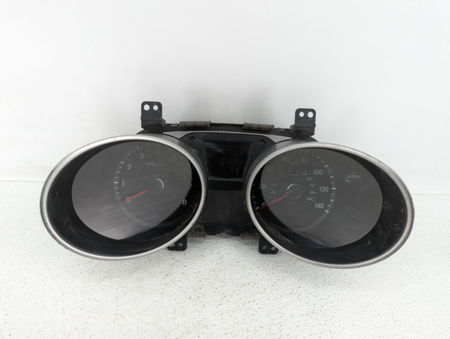 2010-2013 Hyundai Tucson Instrument Cluster Speedometer Gauges P/N:94001-2S570 94001-2S575 Fits Fits 2010 2011 2012 2013 OEM