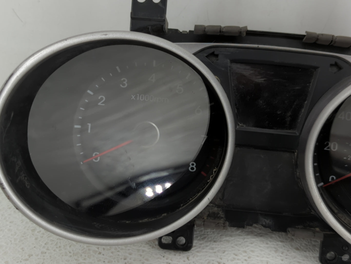 2010-2013 Hyundai Tucson Instrument Cluster Speedometer Gauges P/N:94001-2S570 94001-2S575 Fits Fits 2010 2011 2012 2013 OEM