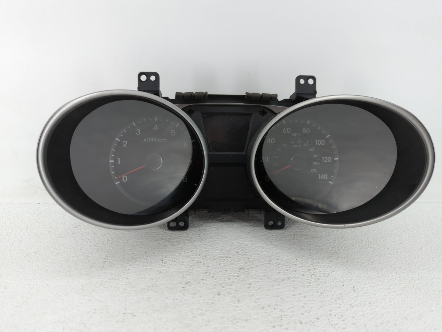 2010-2013 Hyundai Tucson Instrument Cluster Speedometer Gauges P/N:94001-2S580 94001-2S585 Fits Fits 2010 2011 2012 2013 OEM
