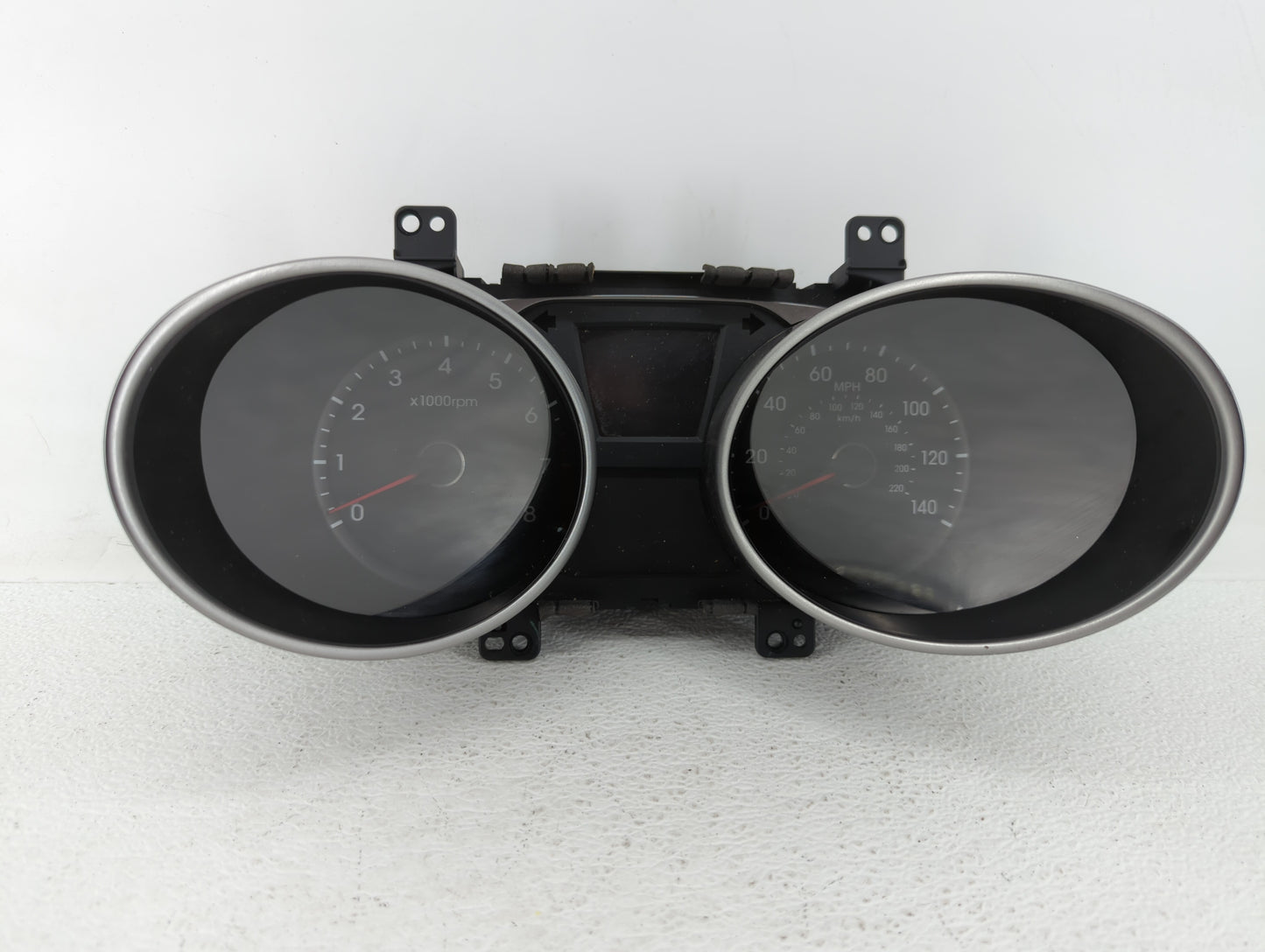2010-2013 Hyundai Tucson Instrument Cluster Speedometer Gauges P/N:94001-2S580 94001-2S585 Fits Fits 2010 2011 2012 2013 OEM