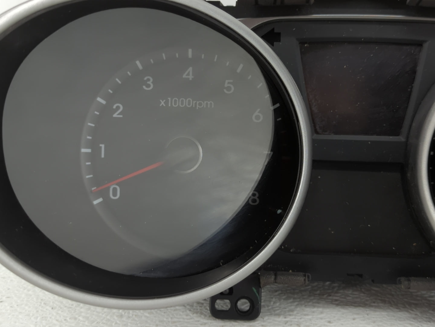2010-2013 Hyundai Tucson Instrument Cluster Speedometer Gauges P/N:94001-2S580 94001-2S585 Fits Fits 2010 2011 2012 2013 OEM