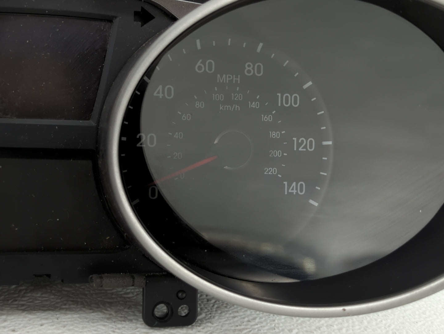 2010-2013 Hyundai Tucson Instrument Cluster Speedometer Gauges P/N:94001-2S580 94001-2S585 Fits Fits 2010 2011 2012 2013 OEM
