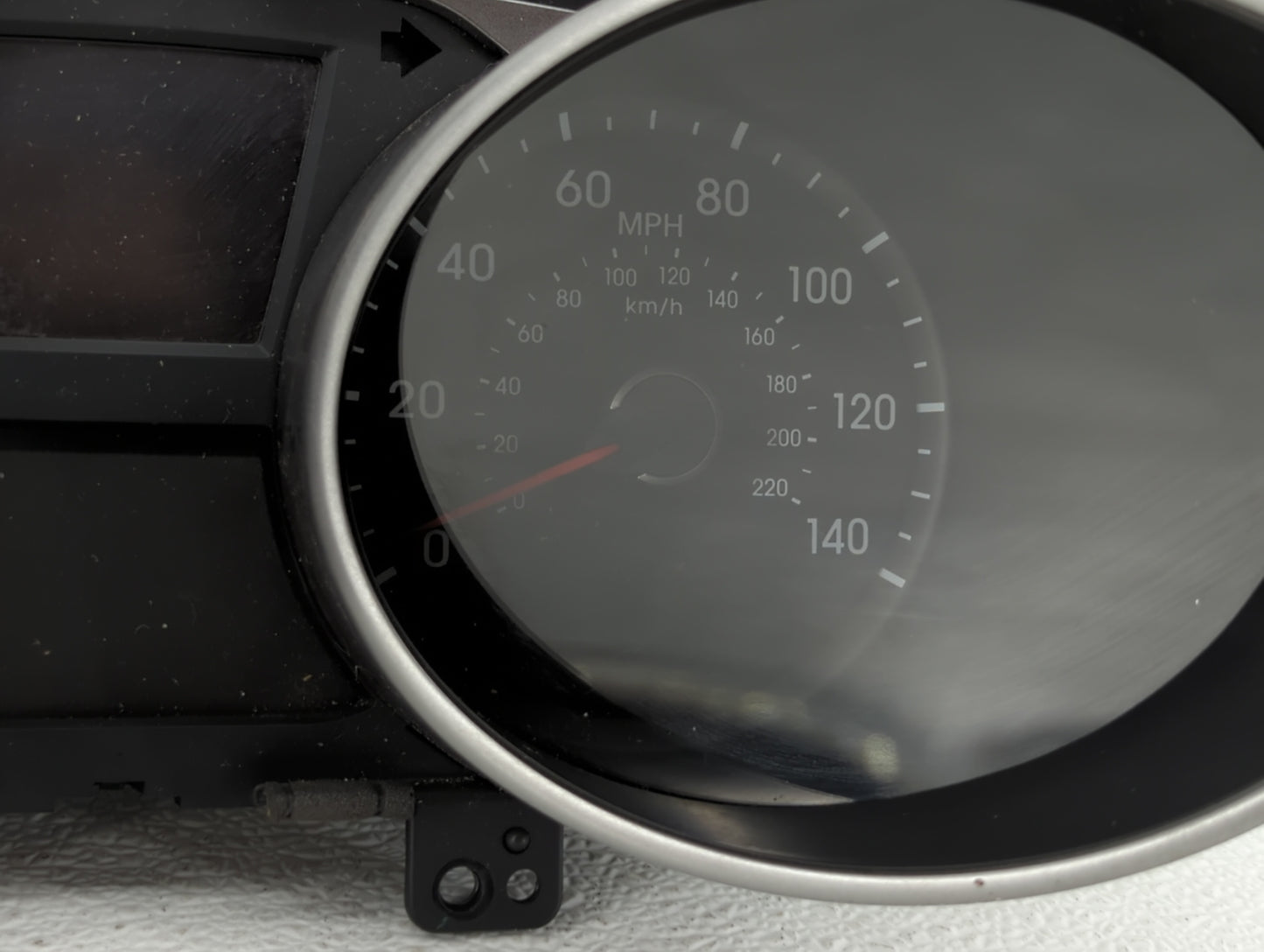 2010-2013 Hyundai Tucson Instrument Cluster Speedometer Gauges P/N:94001-2S580 94001-2S585 Fits Fits 2010 2011 2012 2013 OEM