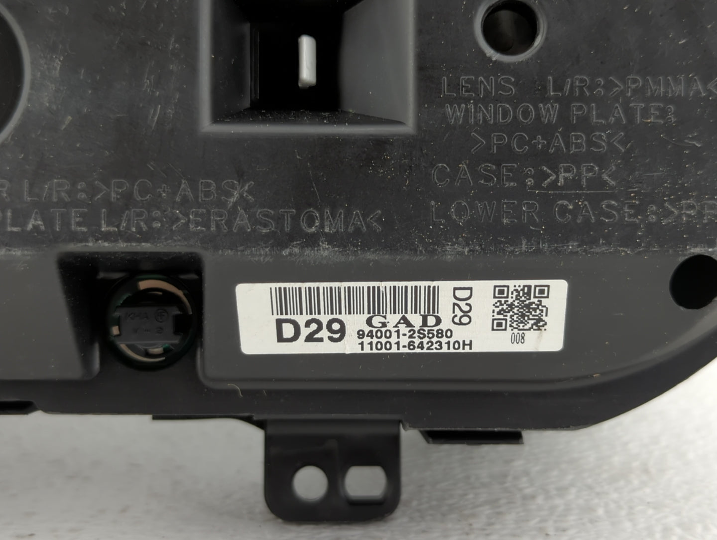 2010-2013 Hyundai Tucson Instrument Cluster Speedometer Gauges P/N:94001-2S580 94001-2S585 Fits Fits 2010 2011 2012 2013 OEM