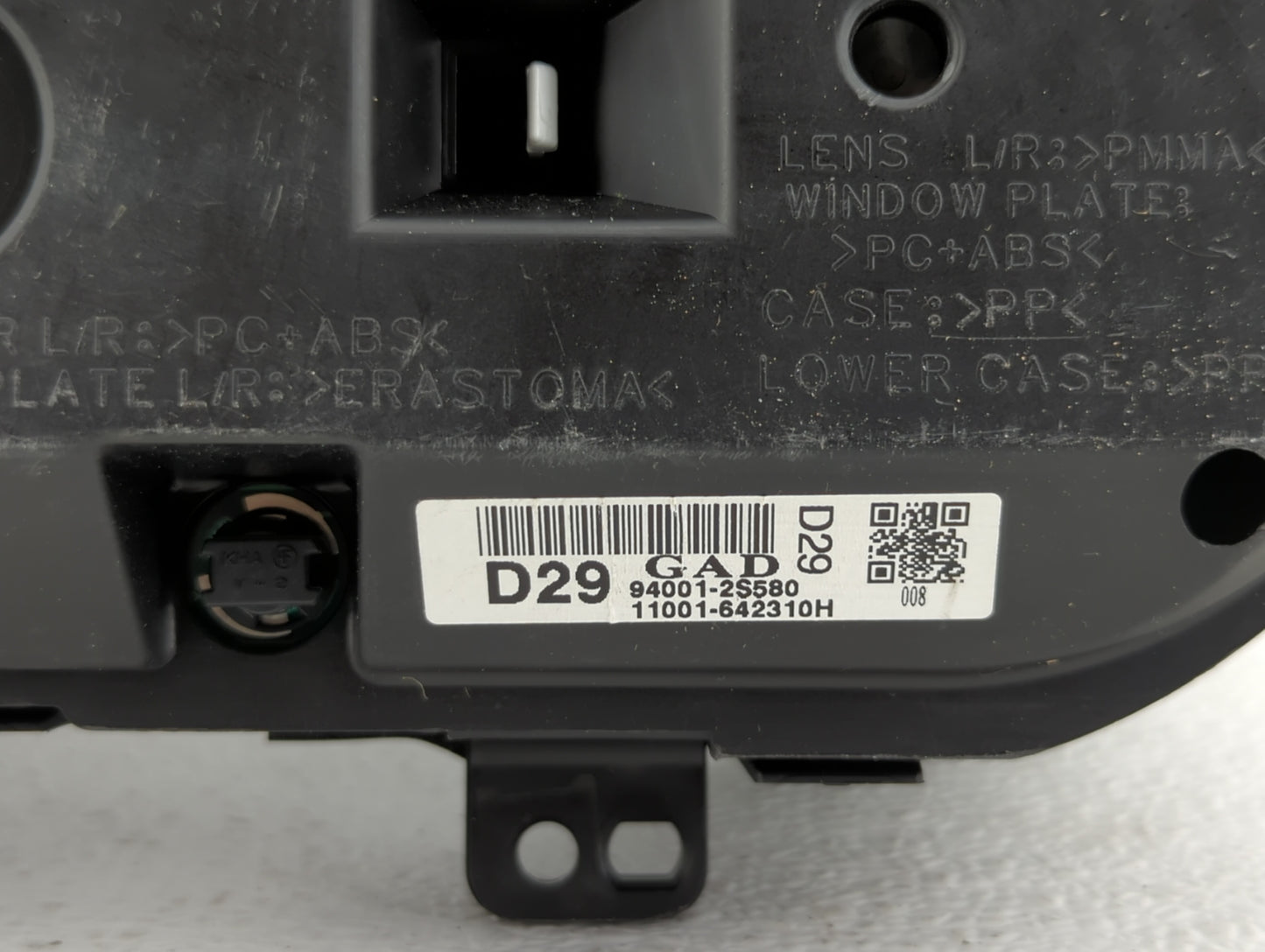 2010-2013 Hyundai Tucson Instrument Cluster Speedometer Gauges P/N:94001-2S580 94001-2S585 Fits Fits 2010 2011 2012 2013 OEM