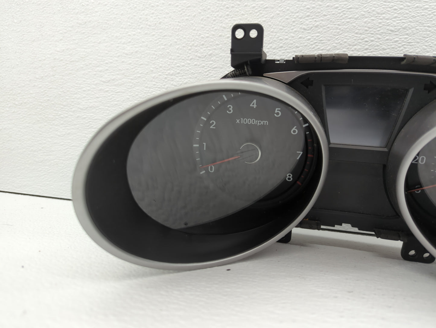 2010-2013 Hyundai Tucson Instrument Cluster Speedometer Gauges P/N:94001-2S570 94001-2S575 Fits Fits 2010 2011 2012 2013 OEM