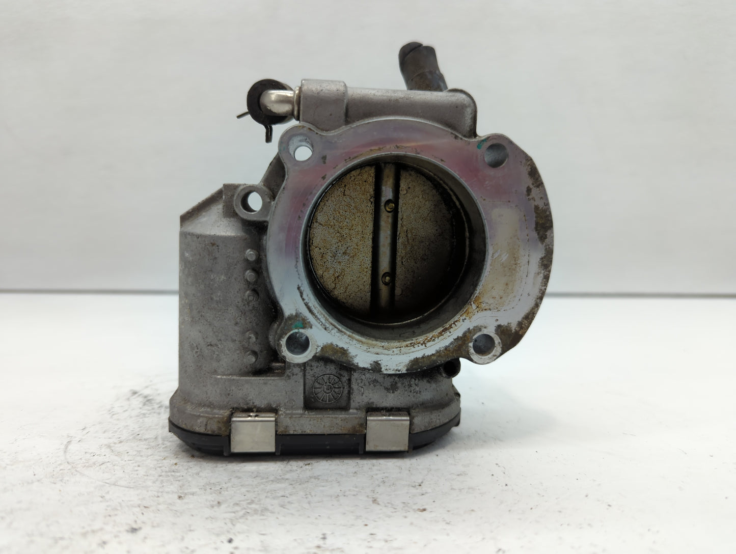 2010-2013 Hyundai Tucson Throttle Body P/N:35100-25400 Fits Fits 2006 2007 2008 2009 2010 2011 2012 2013 OEM Used Auto Parts