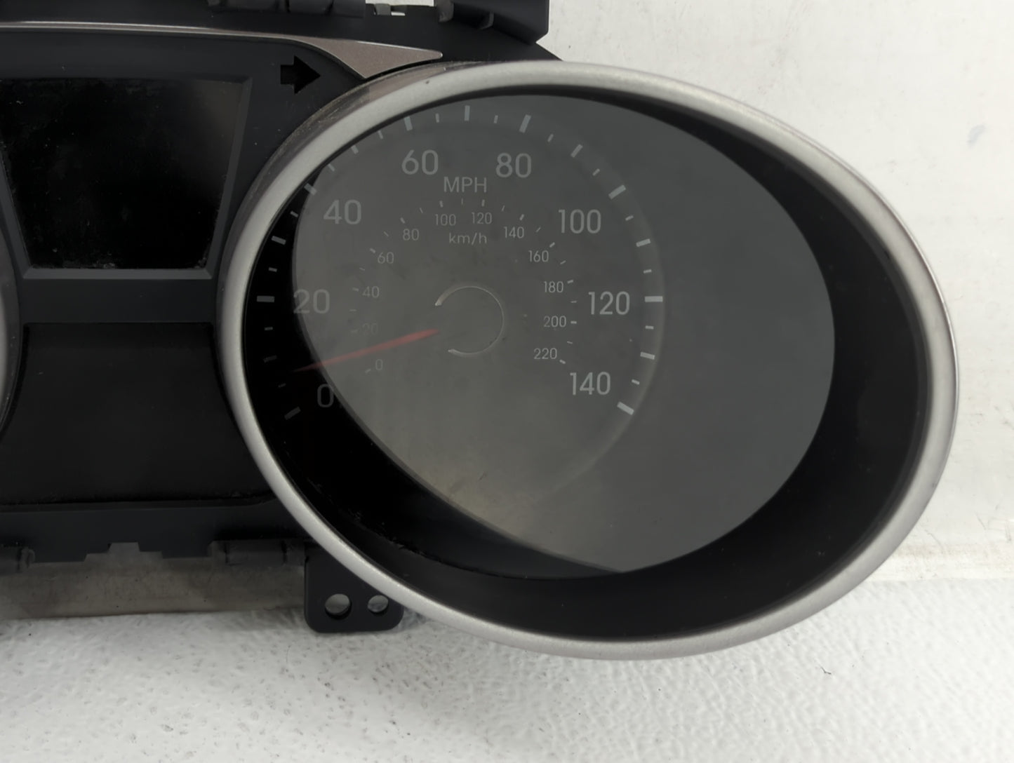 2010-2013 Hyundai Tucson Instrument Cluster Speedometer Gauges P/N:94001-2S585 Fits Fits 2010 2011 2012 2013 OEM Used Auto P
