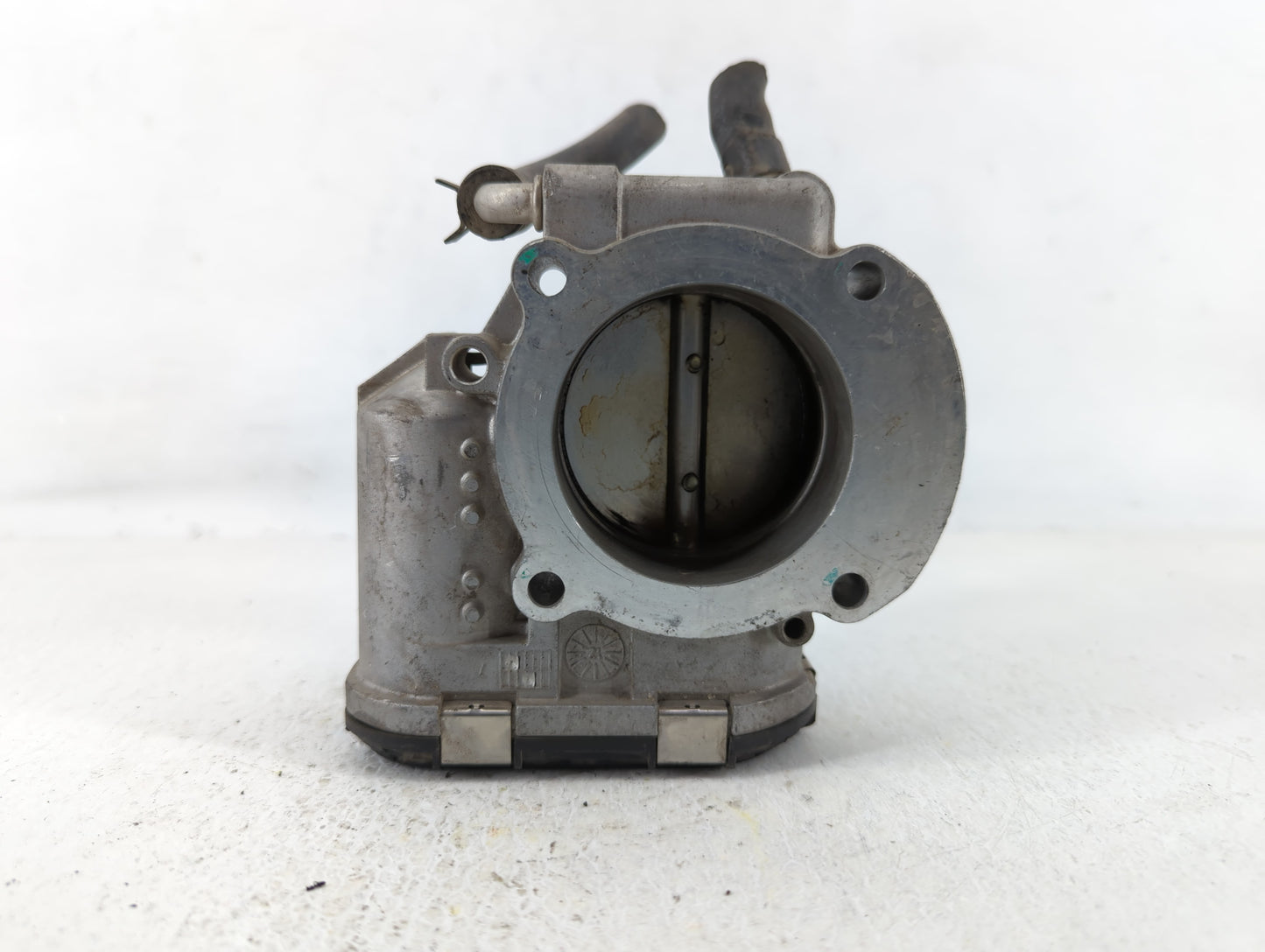2010-2013 Hyundai Tucson Throttle Body P/N:35100-25400 Fits Fits 2006 2007 2008 2009 2010 2011 2012 2013 OEM Used Auto Parts