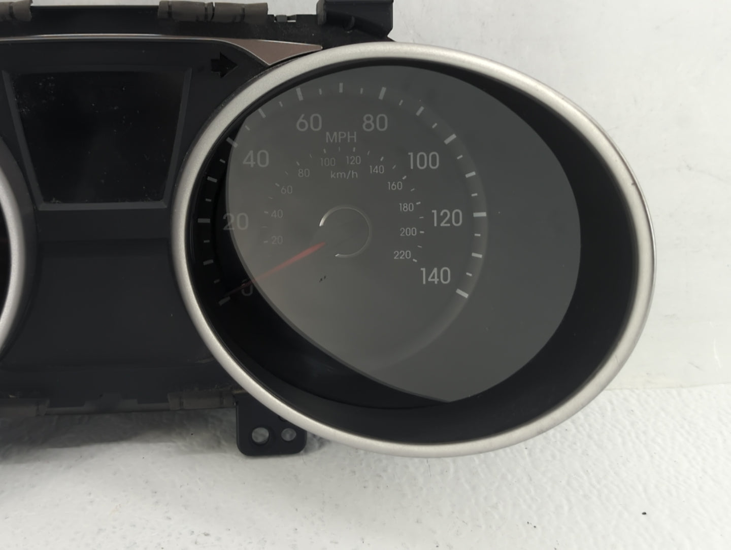 2010-2013 Hyundai Tucson Instrument Cluster Speedometer Gauges P/N:94001-2S575 Fits Fits 2010 2011 2012 2013 OEM Used Auto P
