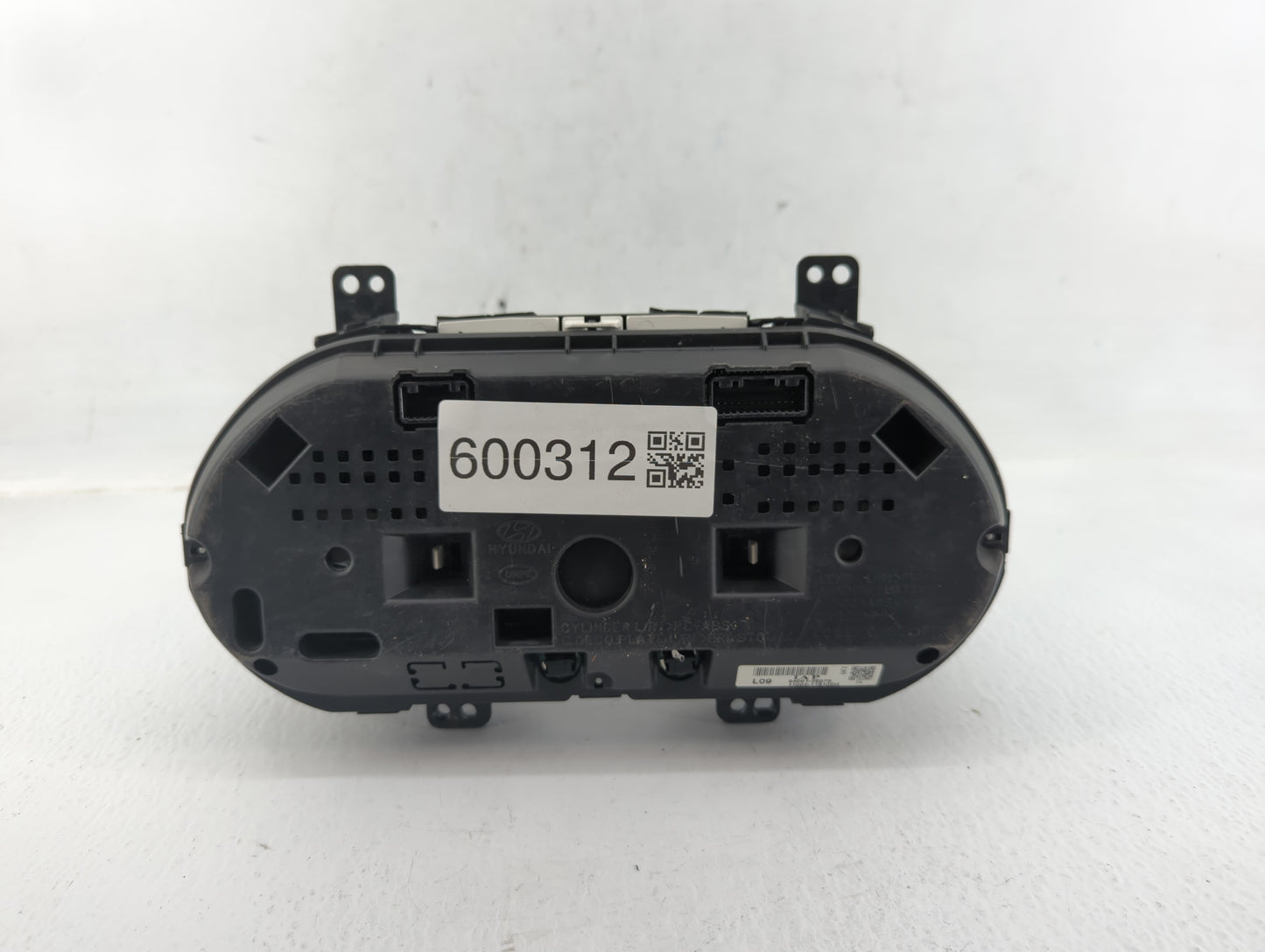 2010-2013 Hyundai Tucson Instrument Cluster Speedometer Gauges P/N:94001-2S575 Fits Fits 2010 2011 2012 2013 OEM Used Auto P