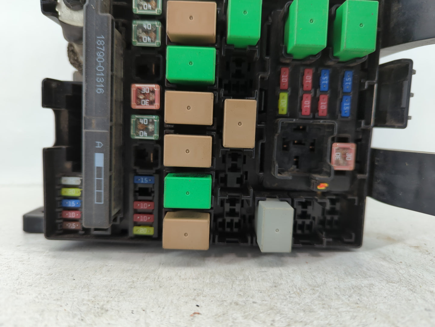 2011-2013 Hyundai Tucson Fusebox Fuse Box Panel Relay Module P/N:91402 2S054 Fits Fits 2011 2012 2013 OEM Used Auto Parts - 