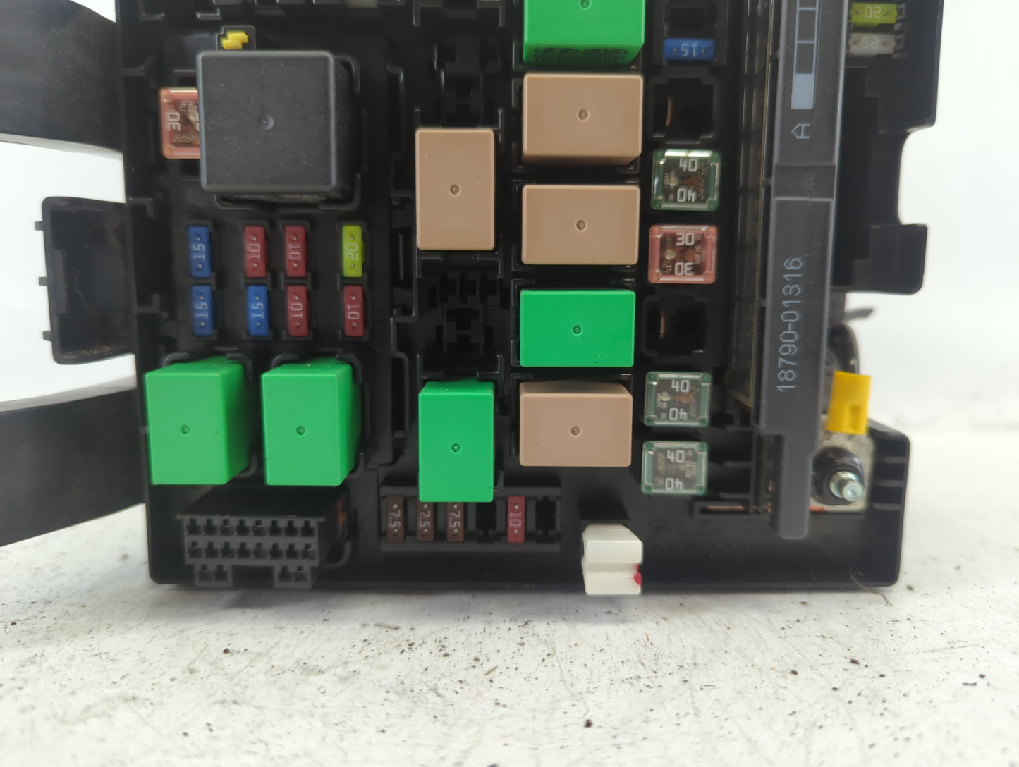 2011-2013 Hyundai Tucson Fusebox Fuse Box Panel Relay Module P/N:91402 2S054 Fits Fits 2011 2012 2013 OEM Used Auto Parts - 