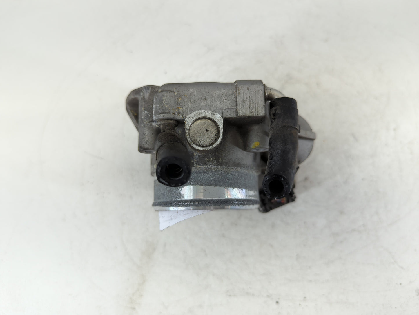 2010-2013 Hyundai Tucson Throttle Body P/N:35100-25400 Fits Fits 2006 2007 2008 2009 2010 2011 2012 2013 OEM Used Auto Parts