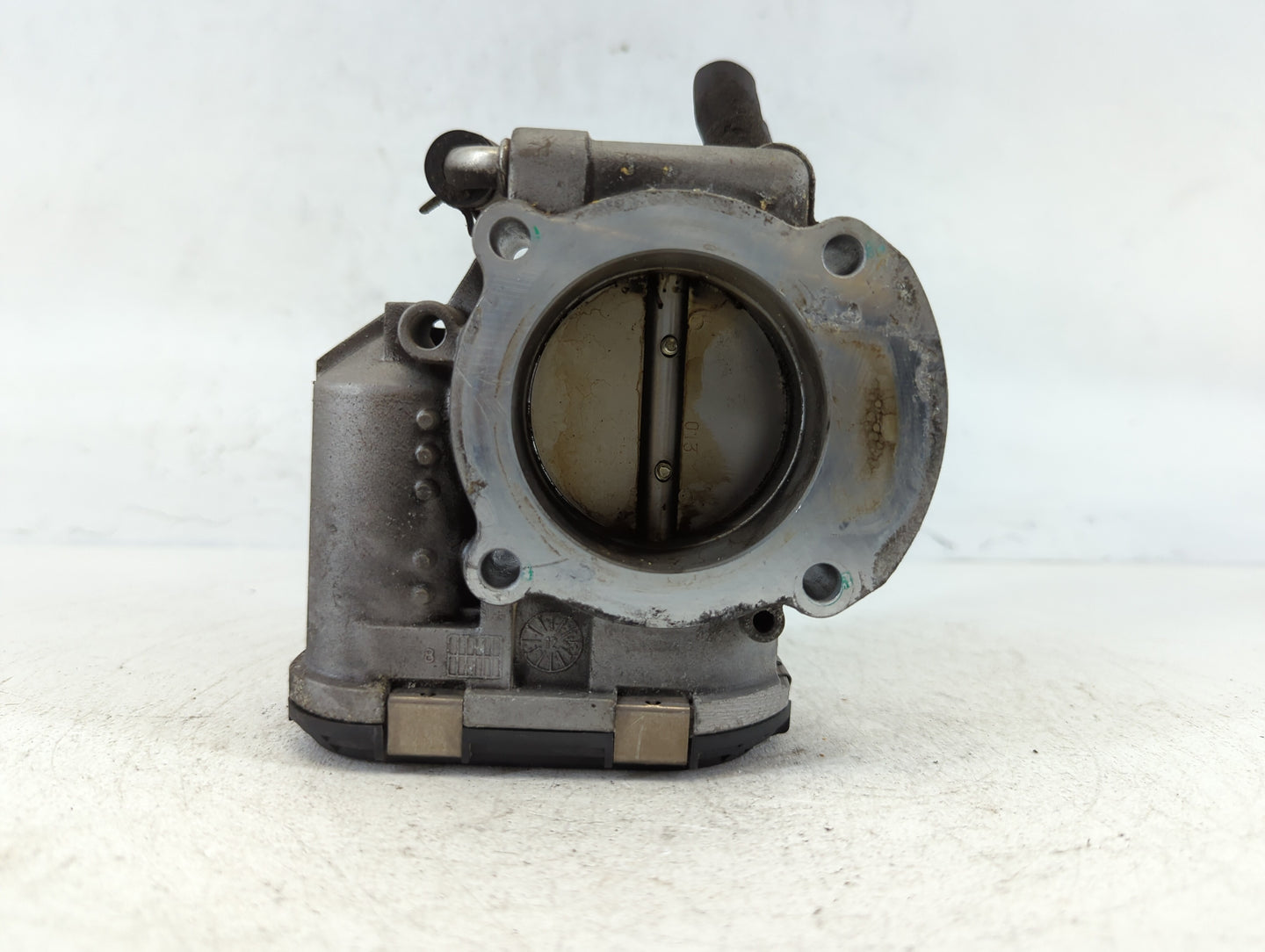 2010-2013 Hyundai Tucson Throttle Body P/N:35100-25400 Fits Fits 2006 2007 2008 2009 2010 2011 2012 2013 OEM Used Auto Parts