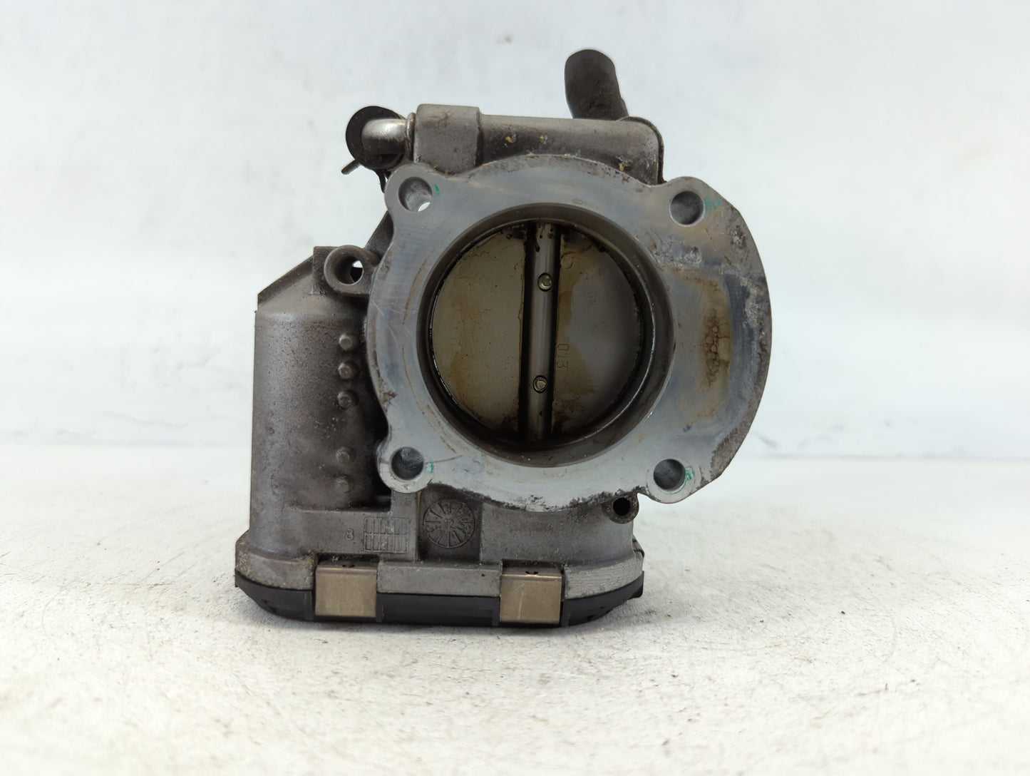 2010-2013 Hyundai Tucson Throttle Body P/N:35100-25400 Fits Fits 2006 2007 2008 2009 2010 2011 2012 2013 OEM Used Auto Parts