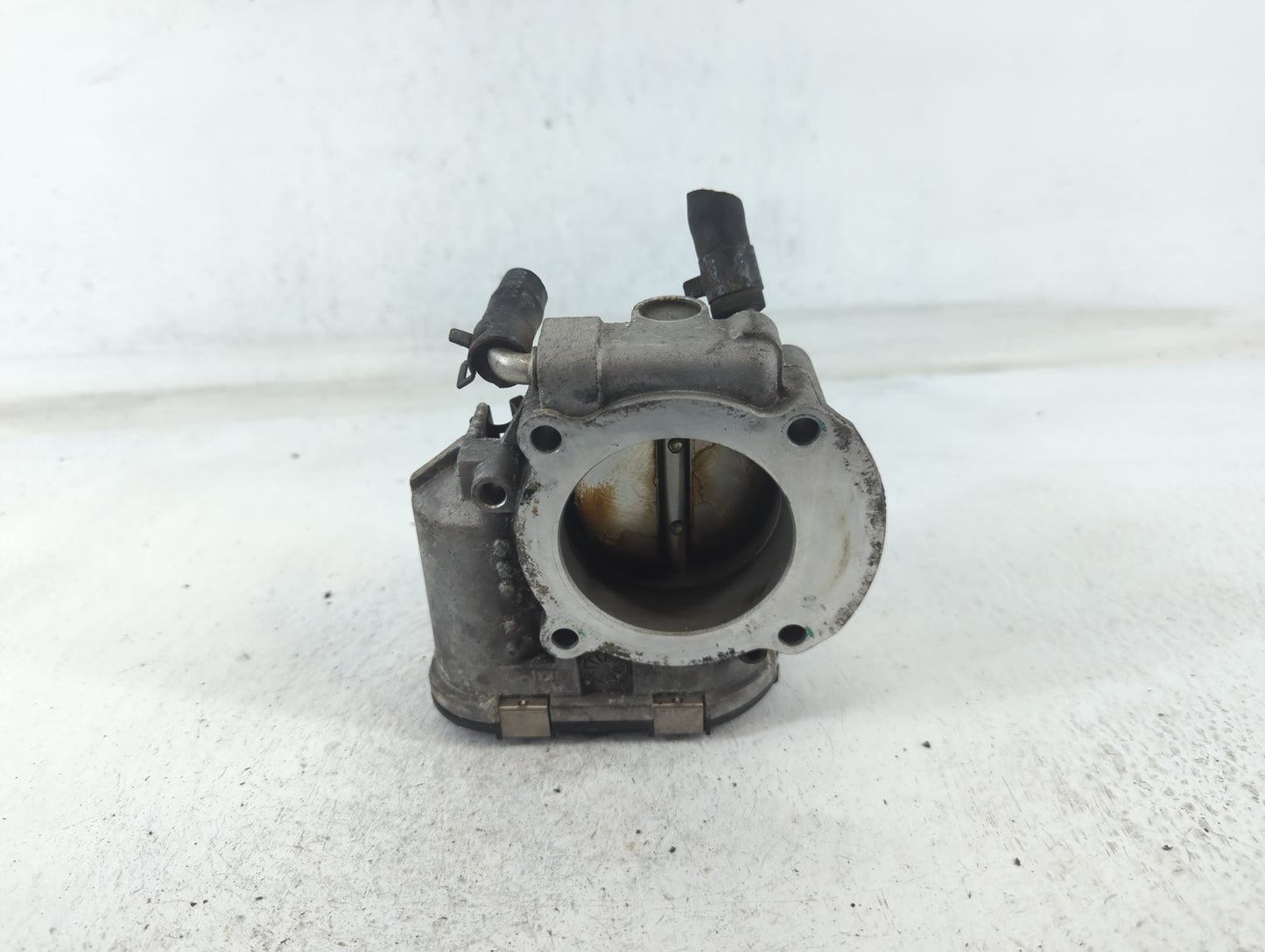 2010-2013 Hyundai Tucson Throttle Body P/N:35100-25400 Fits Fits 2006 2007 2008 2009 2010 2011 2012 2013 OEM Used Auto Parts