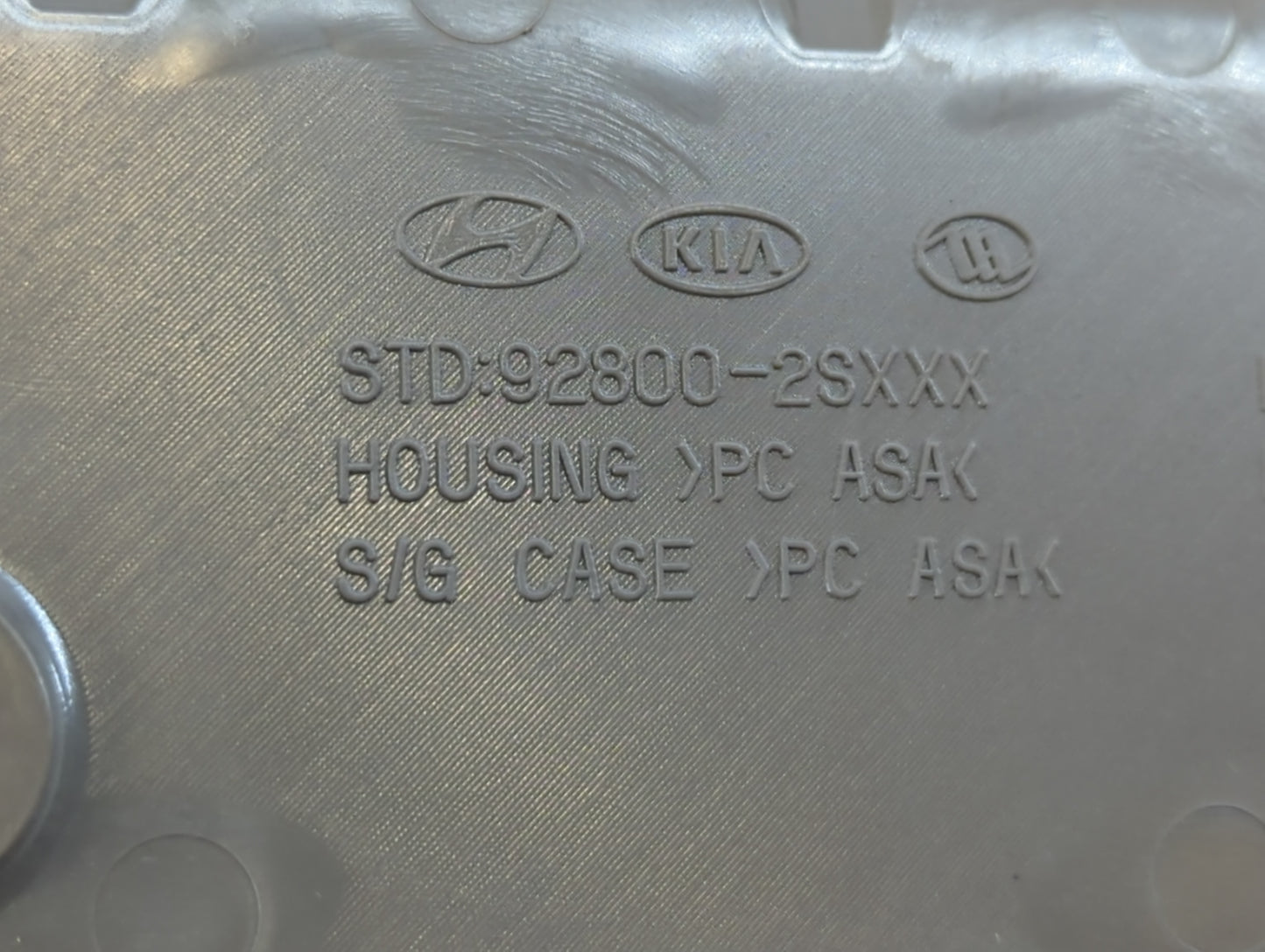 2010-2016 Hyundai Tucson Overhead Roof Console - Oemusedautoparts1.com