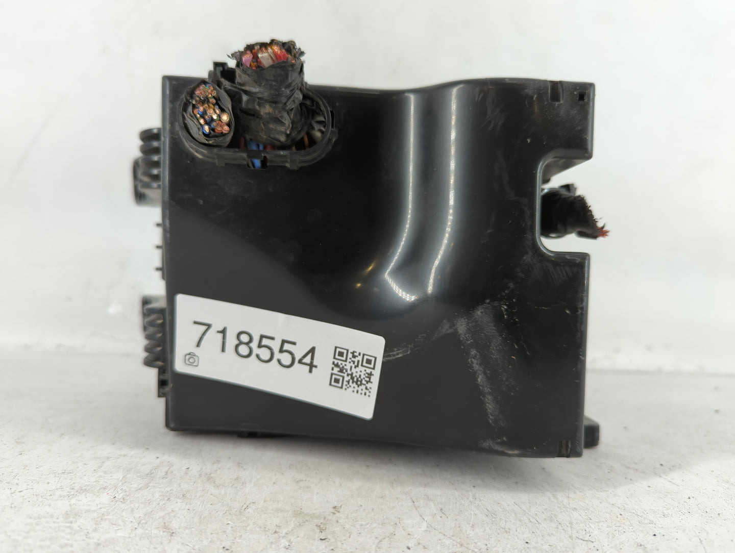 2011-2013 Hyundai Tucson Fusebox Fuse Box Panel Relay Module P/N:91402-2S234 Fits Fits 2011 2012 2013 OEM Used Auto Parts - 