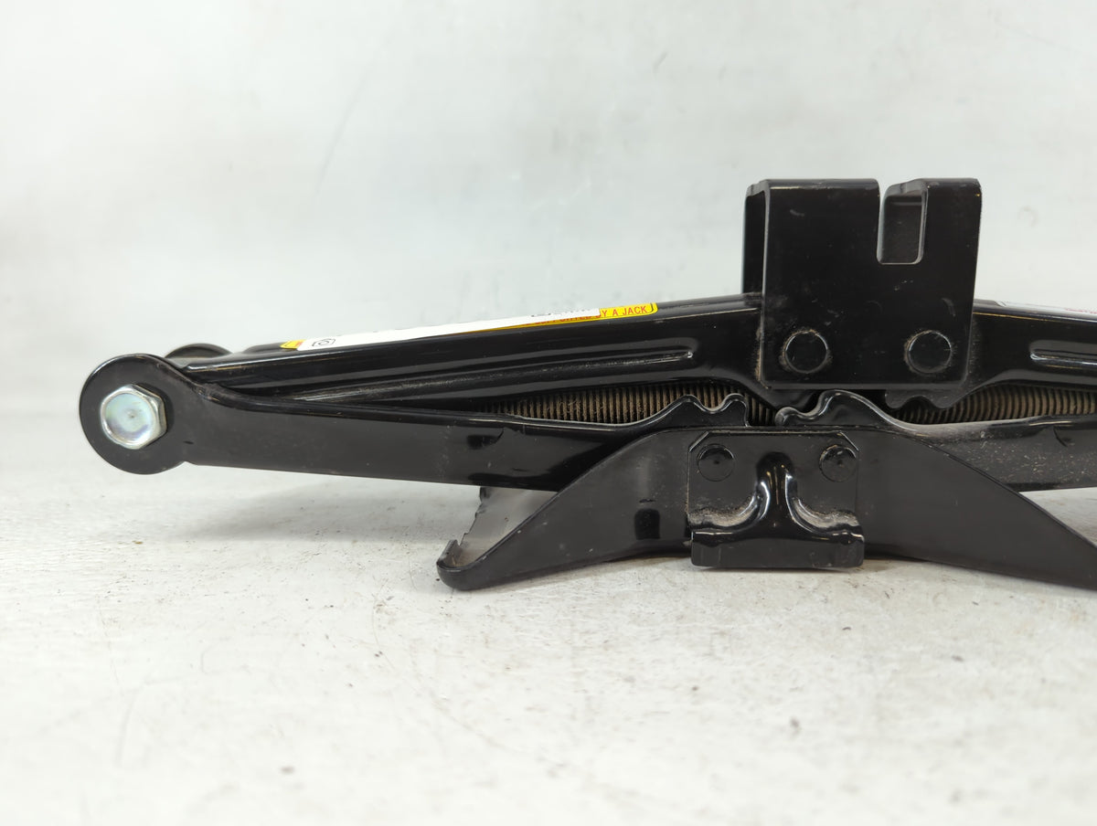 2013 Hyundai Tucson Spare Scissor Car Jack - Oemusedautoparts1.com
