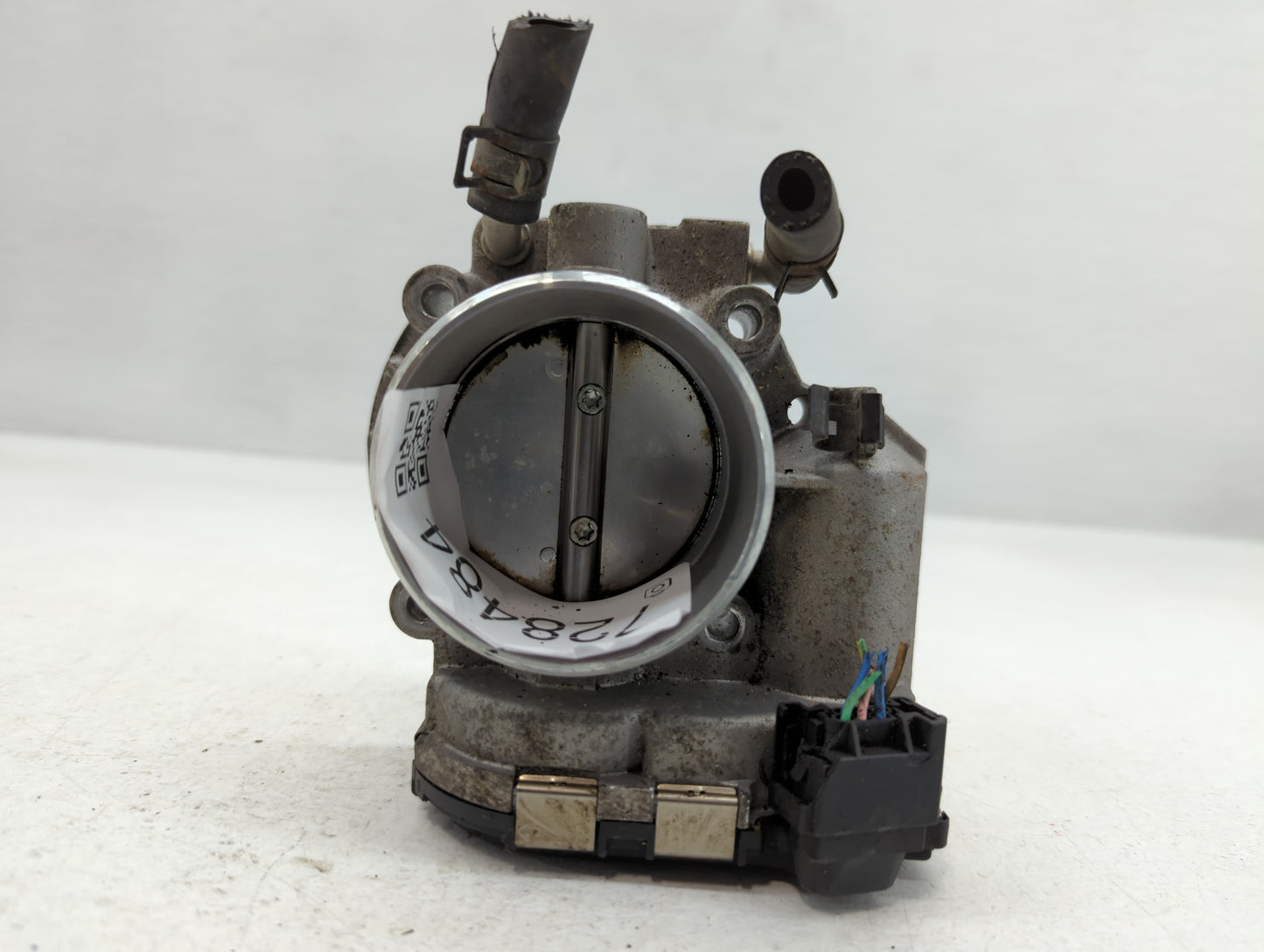 2010-2013 Hyundai Tucson Throttle Body P/N:35100-25400 Fits Fits 2006 2007 2008 2009 2010 2011 2012 2013 OEM Used Auto Parts