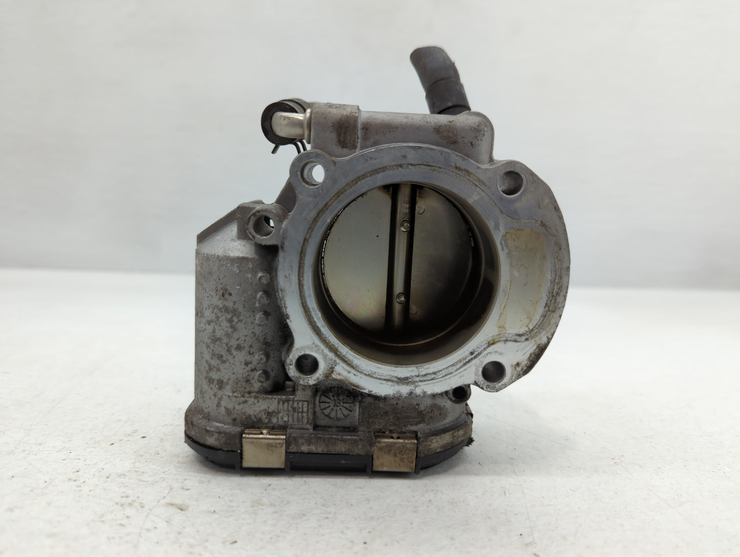 2010-2013 Hyundai Tucson Throttle Body P/N:35100-25400 Fits Fits 2006 2007 2008 2009 2010 2011 2012 2013 OEM Used Auto Parts
