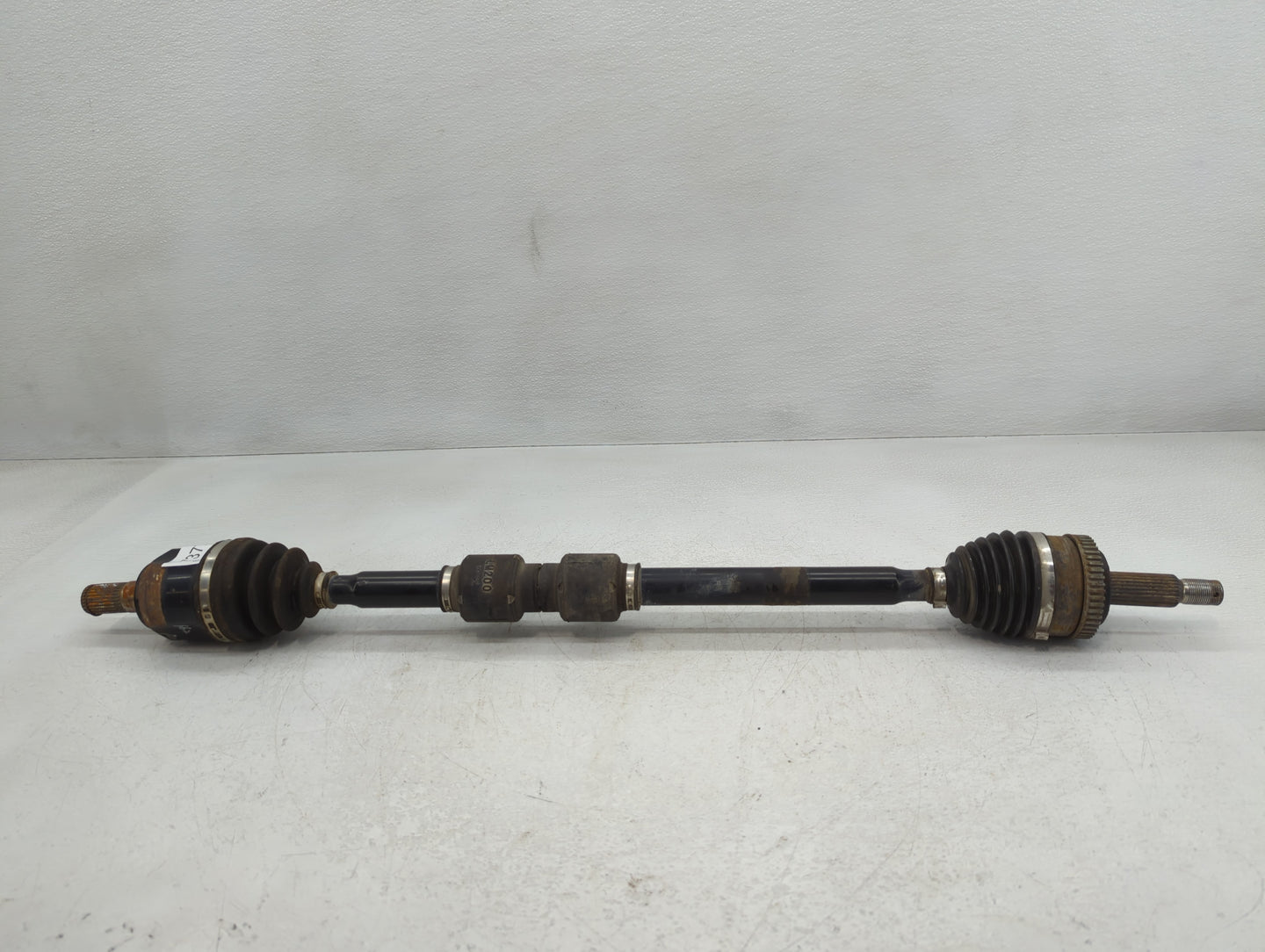 2011-2013 Hyundai Tucson Axle Shaft Front Passenger Cv C/v - Oemusedautoparts1.com